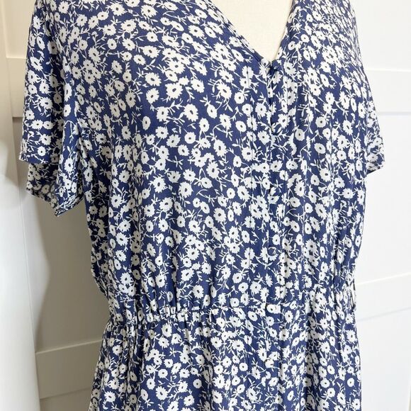 Rails Sophia Navy Camellia Blue White Mini Floral V-Neck Short Sleeve Romper L - Picture 2 of 5